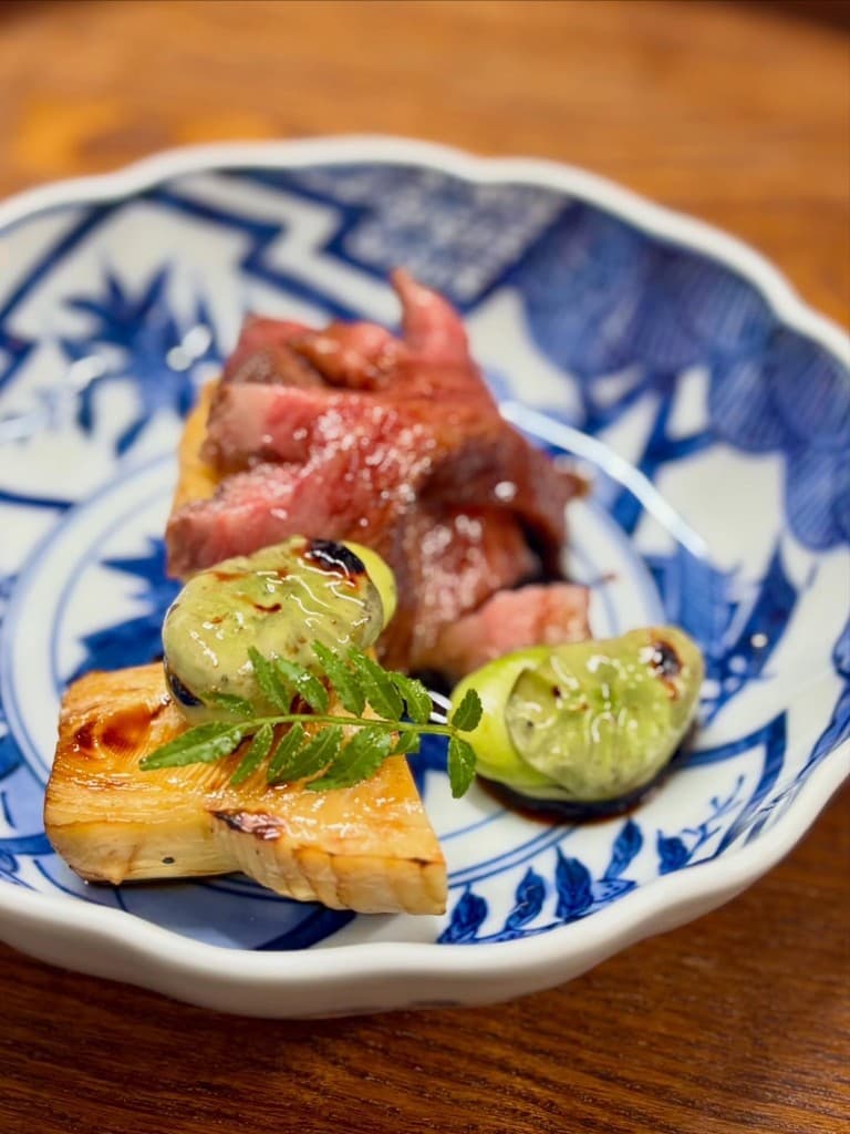 牛肉と野菜の和食料理